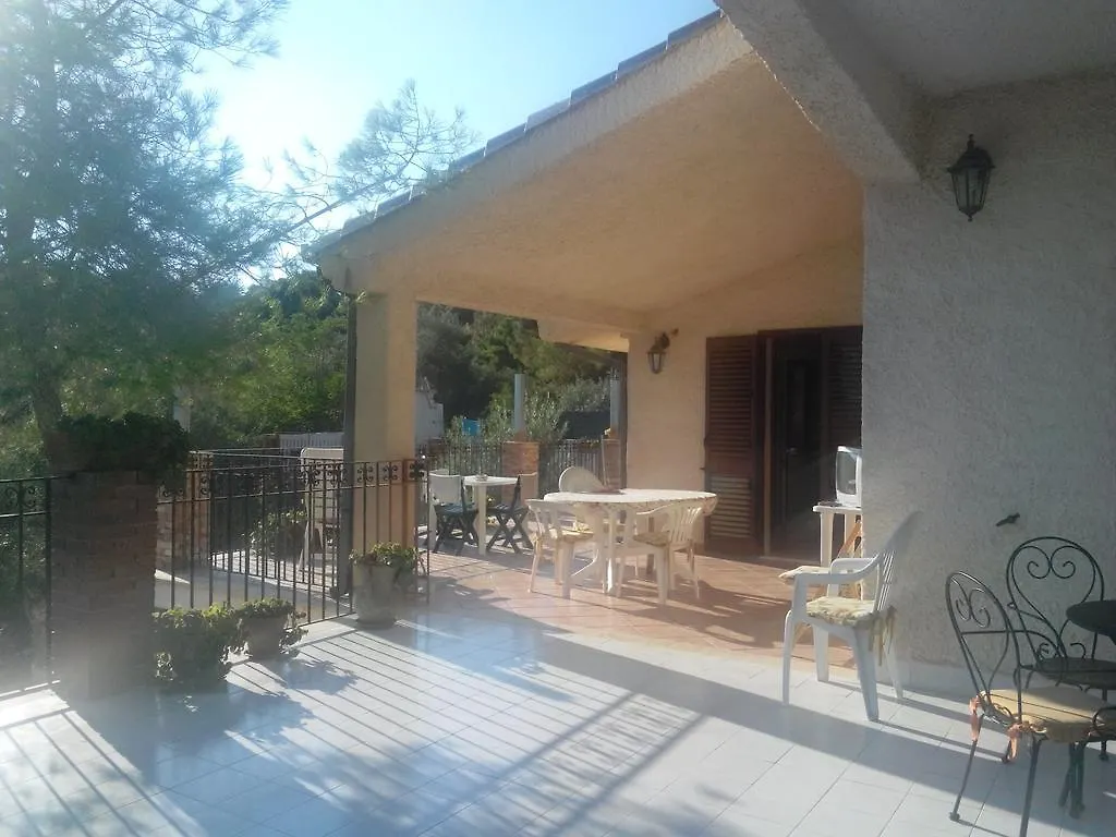 מלון ברוקולי Casa Vacanze Baia Del Gambero 0*,  איטליה